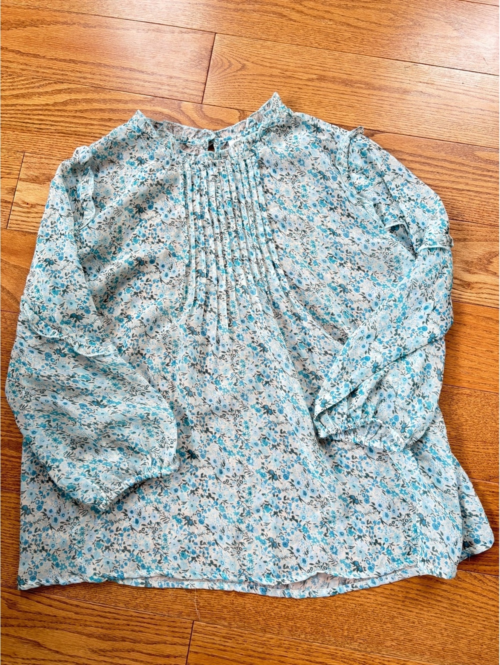 🌸 2 Floral Blouses for 1 Price 🌸 Lightweight Summer Bundle | Large - Picture 3 of 9